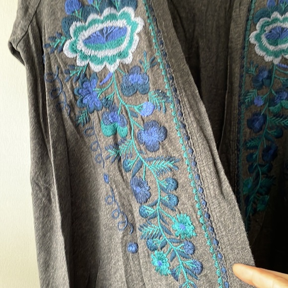 Johnny Was Los Angeles Draped Cardigan Embroidered Open Shrug Knit  L flaw B15 - Picture 3 of 7